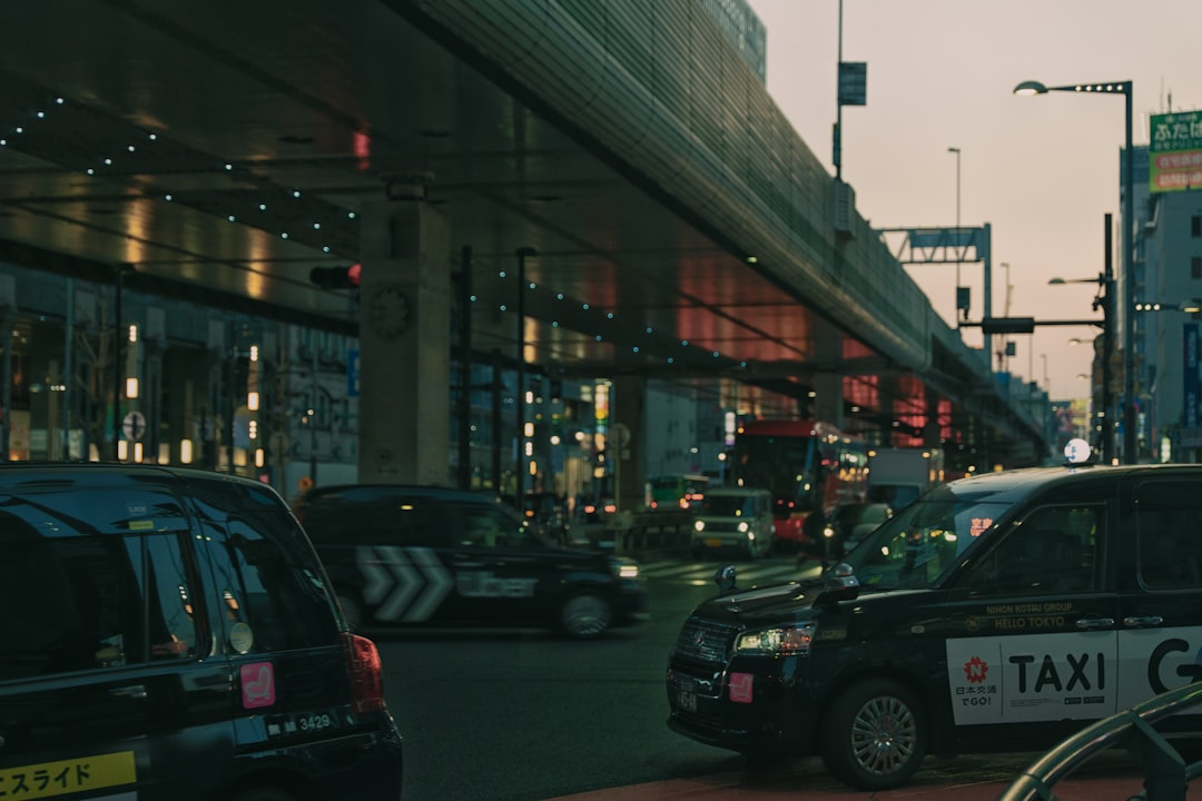 Uber, Robotaksi Yatırımlarına Odaklanmak İçin 3.300 Kişiyi İşten Çıkarıyor