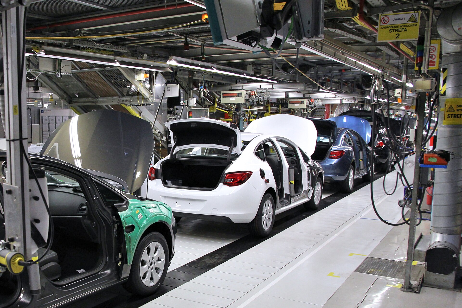 GM CFO Projects Stronger 2027 Cash Flow Following EV Restructuring
