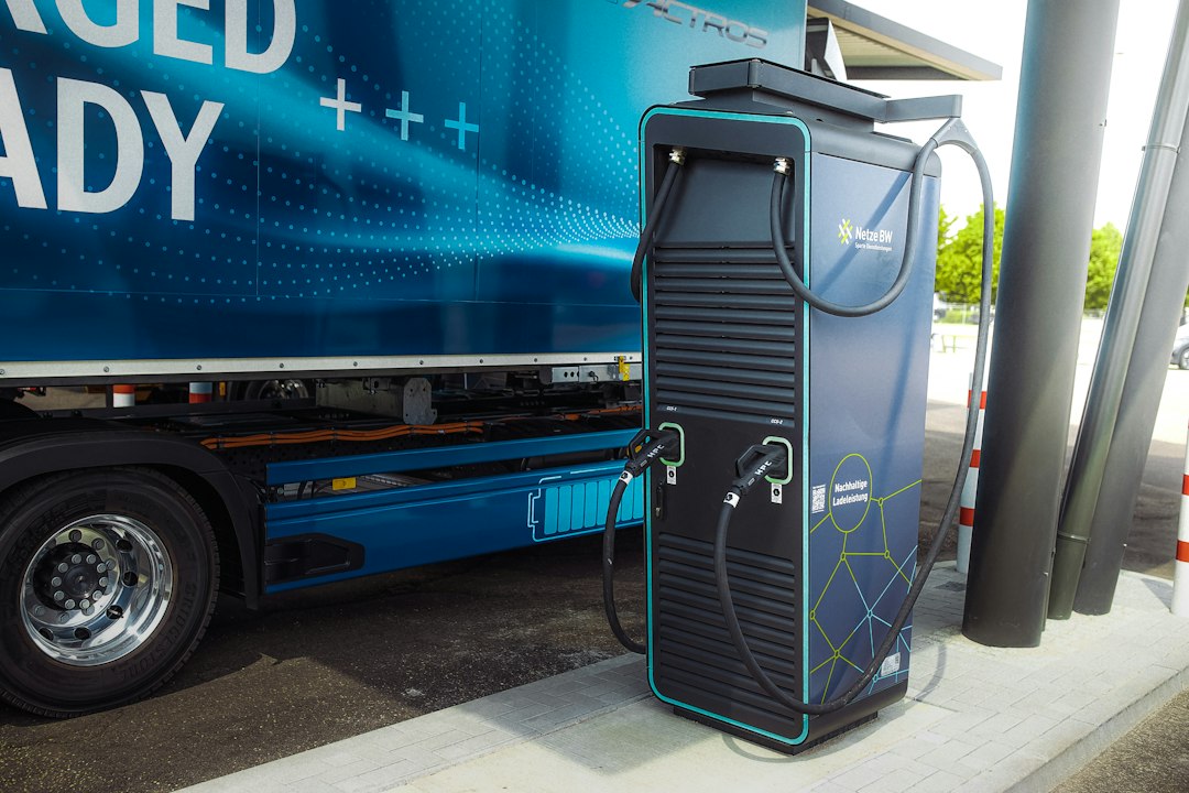 Vinci treibt 90-Millionen-Euro-Projekt zur Elektrifizierung europäischer Lkw-Korridore voran