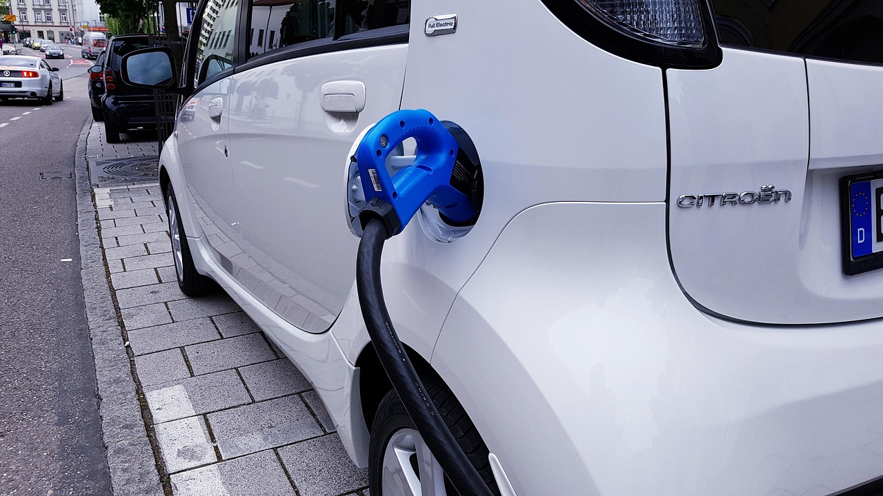 San Francisco Lets Residents Decide Where Curbside EV Chargers Get Installed