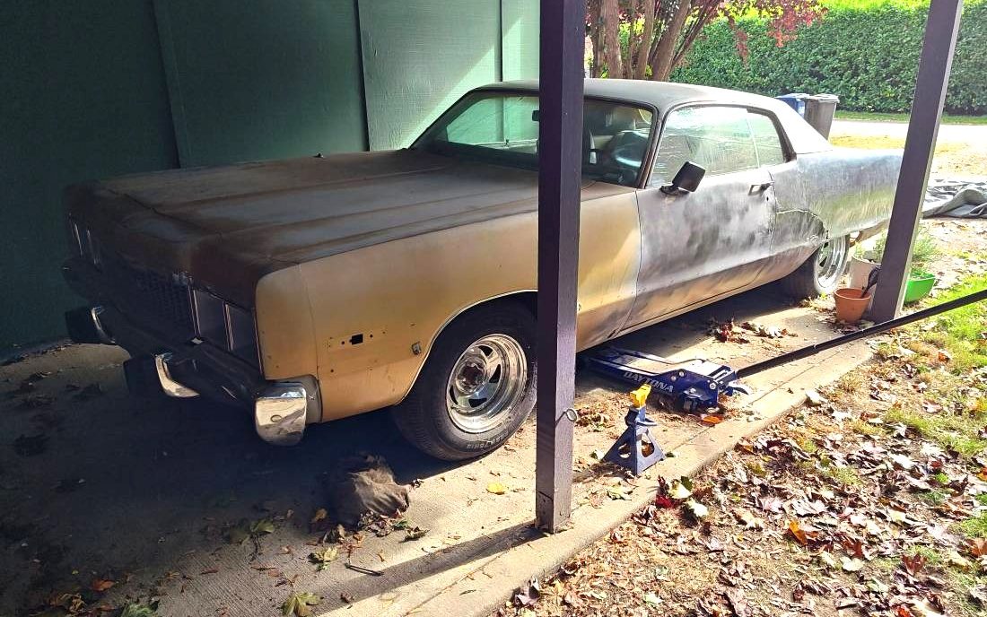 Barn-Find 1973 Chrysler Newport Custom: A $1,500 Mopar Project Stuck Under a Carport