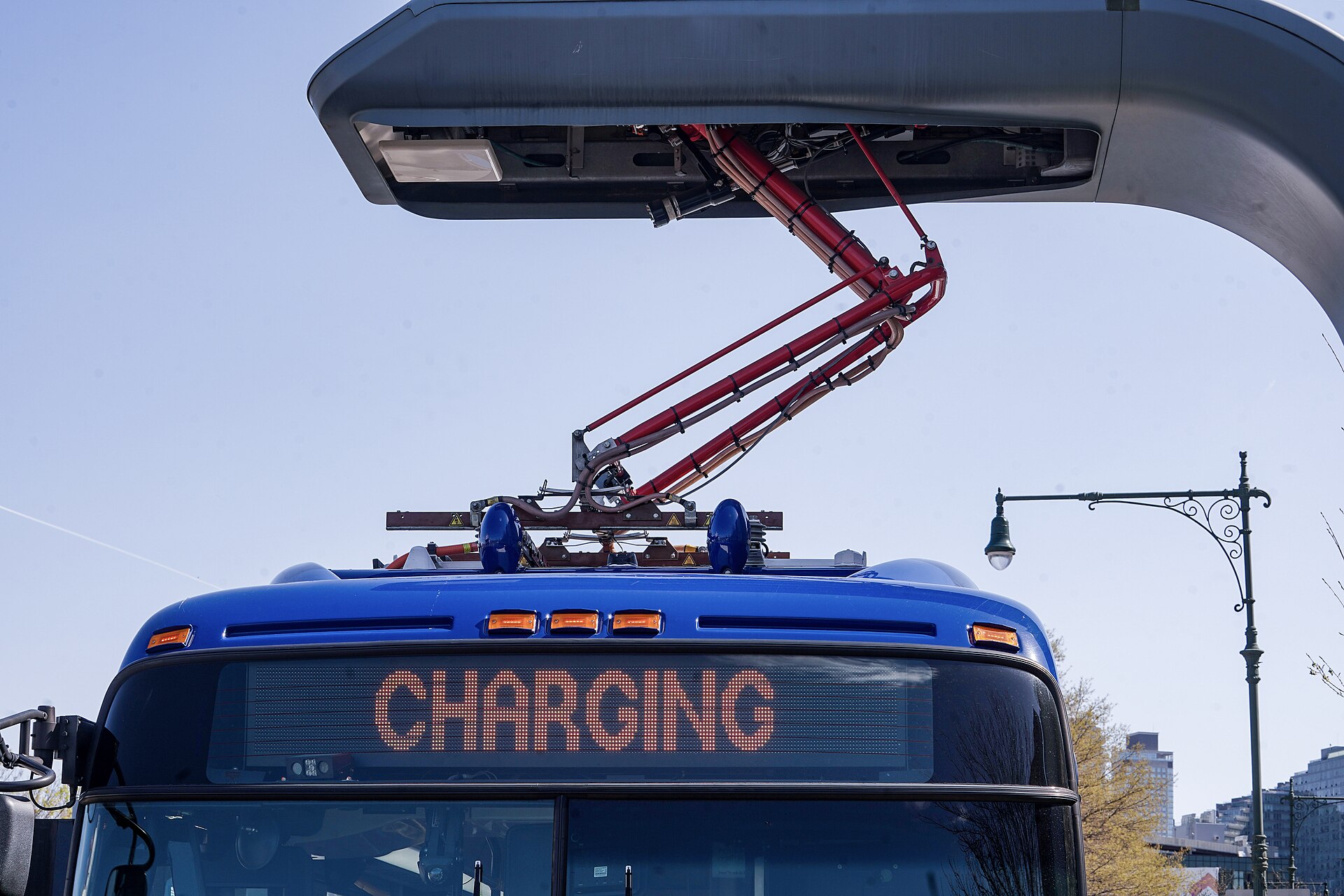 Bolloré Ends Bluebus Electric Bus Production After 700 Units, Realigns Battery Division