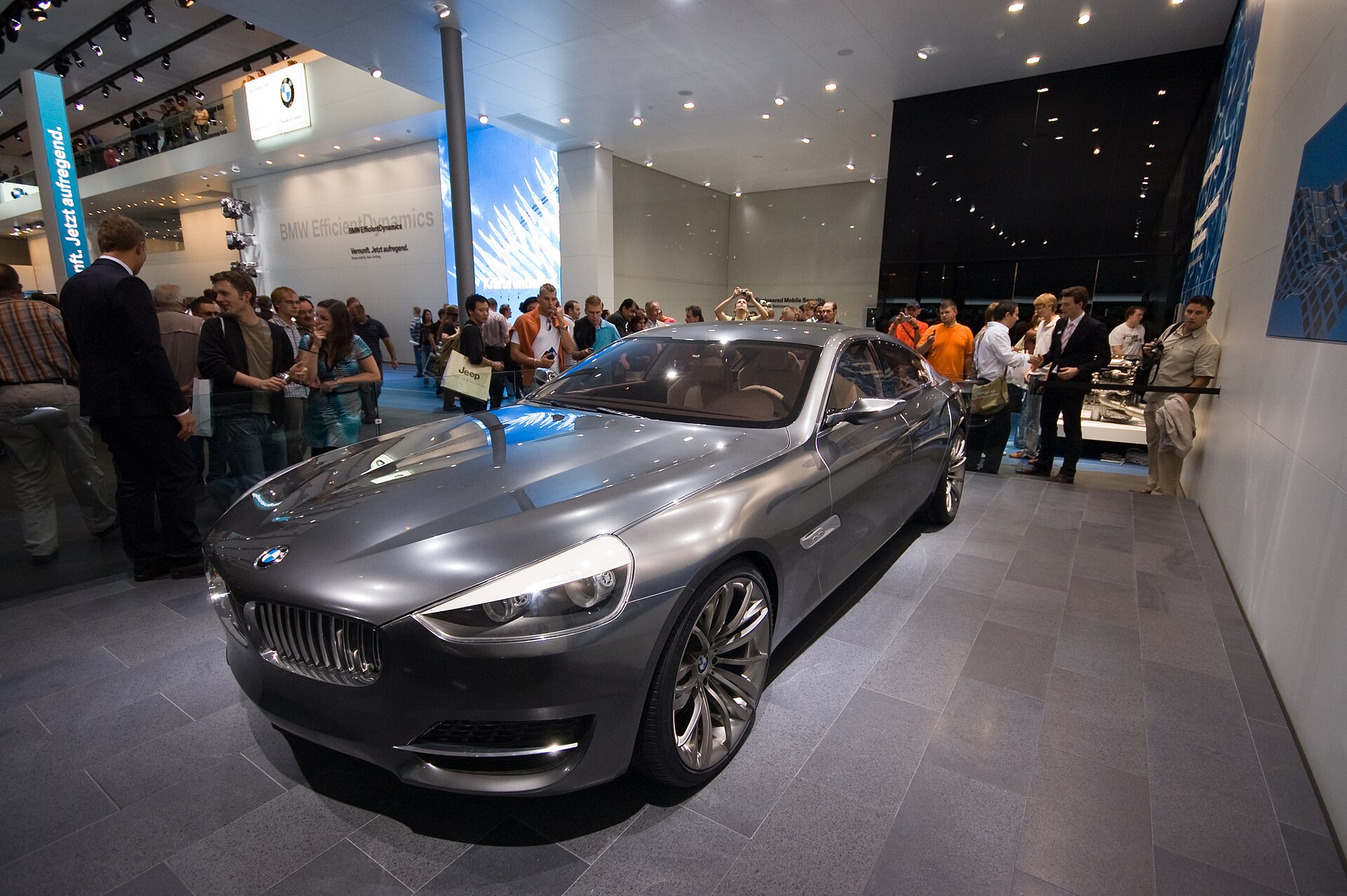 BMW iX3 M60 xDrive: 450 kW ve 0-100 km/s 3,9 Saniye