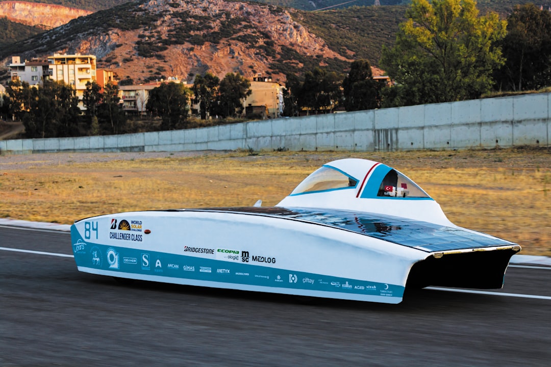 Hydrogen Combustion Engines Propel a Car to a New Land Speed Record