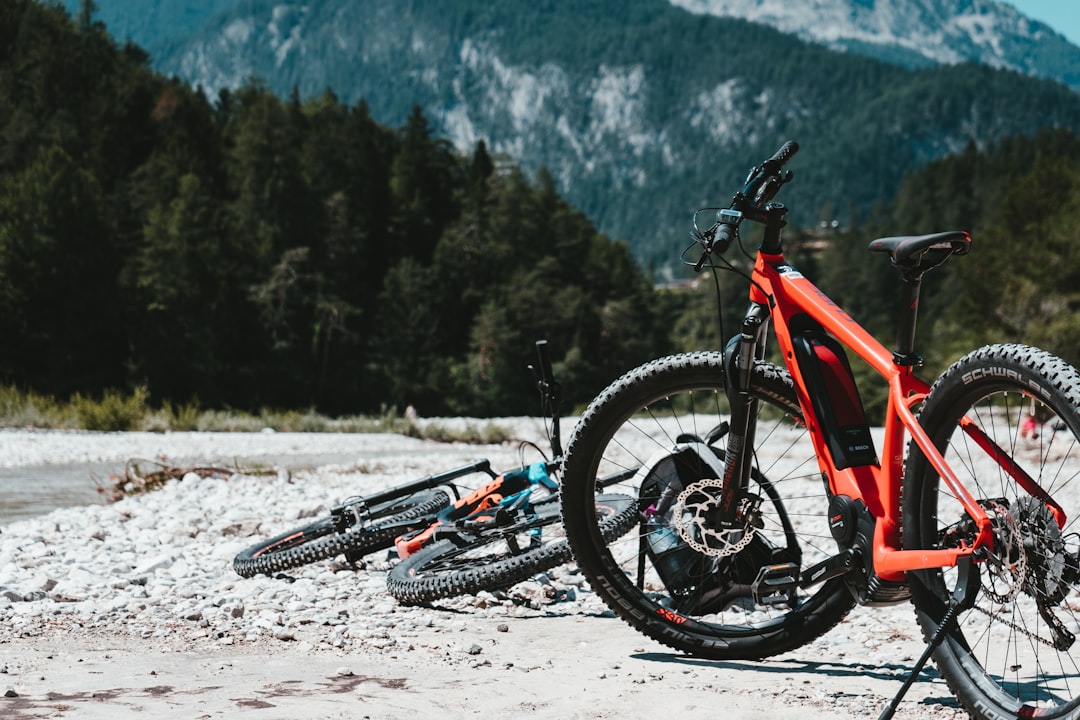 Heybike Hero Karbon Fiber Arazi E-Bisikleti Rekor Düşük Fiyatta, EcoFlow Flaş İndirimi ve Haftanın Diğer EV Fırsatları