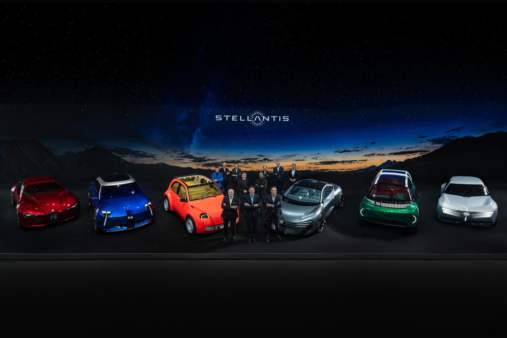 Stellantis Lines Up Six Concepts Ahead of Paris Motor Show, Hedging Between EV and Hybrid
