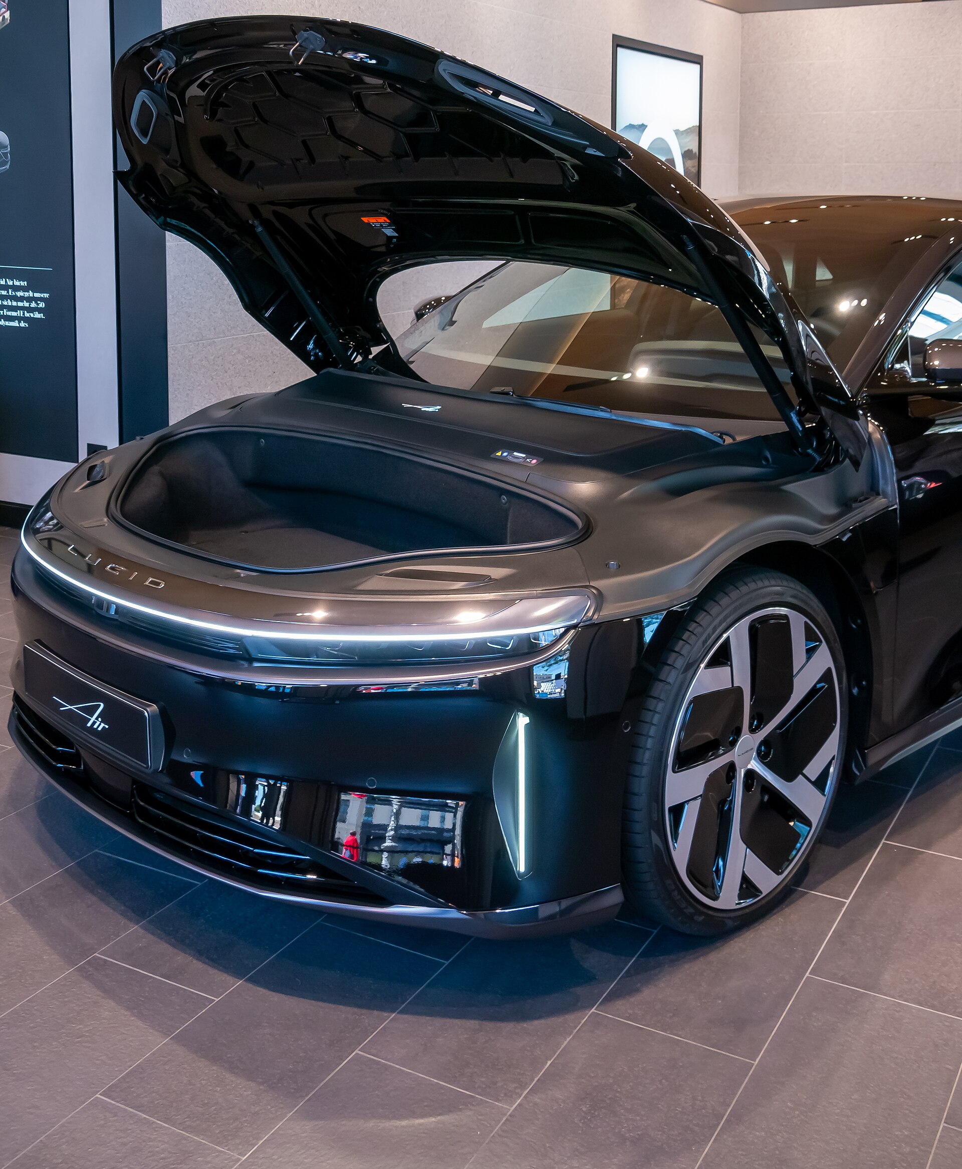 Lucid Sets Sights on France: Air and Gravity Debut at Paris Motor Show