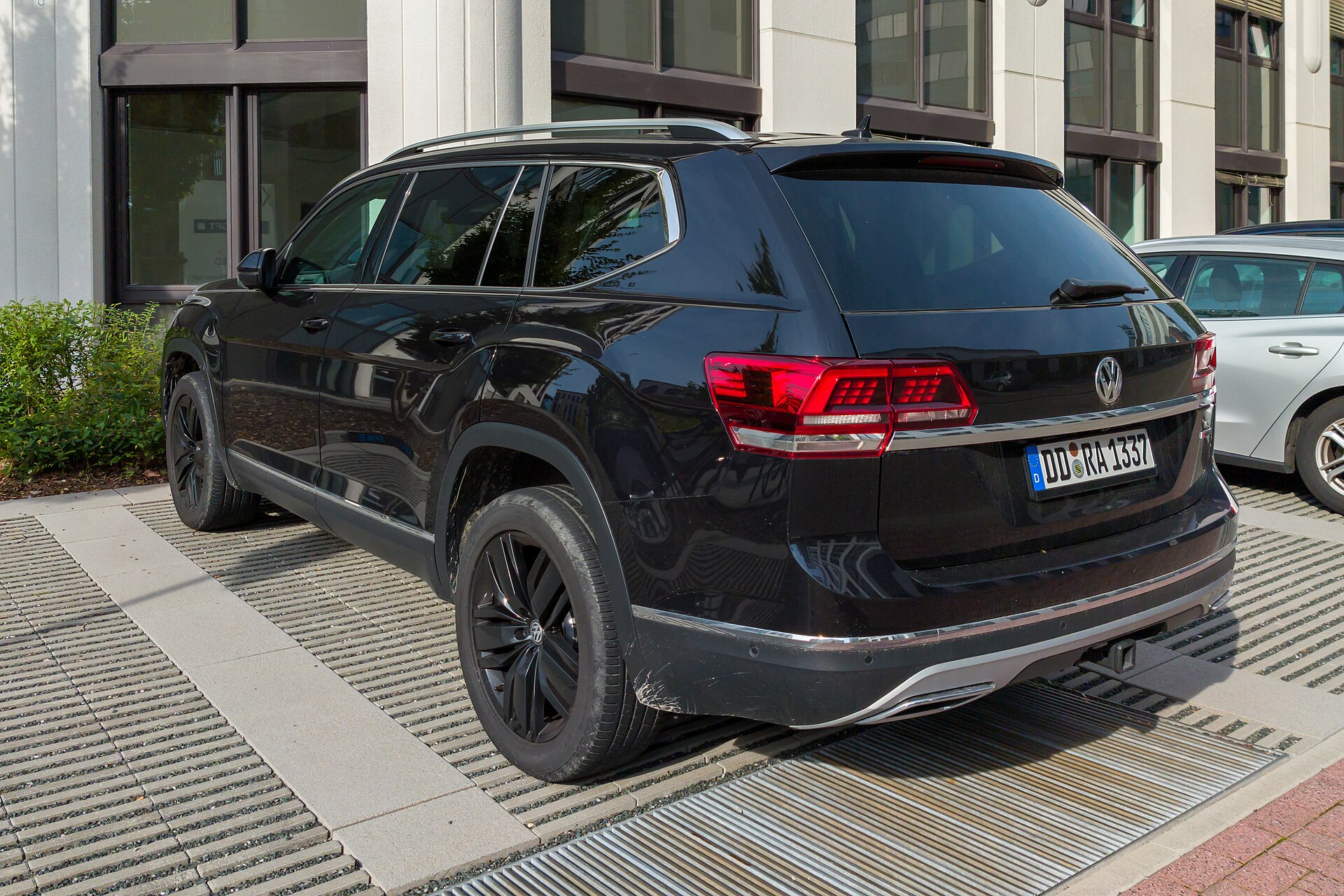 Benzin Fiyatları Hibrit Talebini Artırdı: VW SUV Alıcıları Beklemek Zorunda