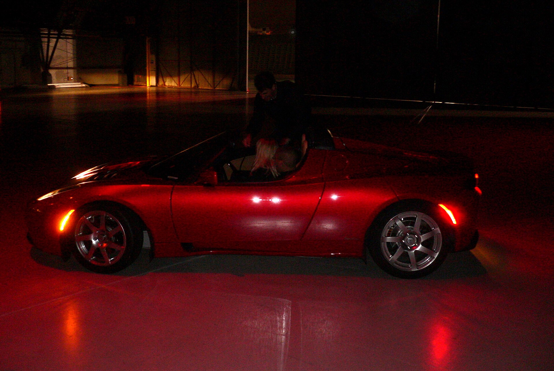 Tesla Rolls Out V2H Capability to Model 3 and Model Y, While Europe Wraps Up EV4EU V2G Trial