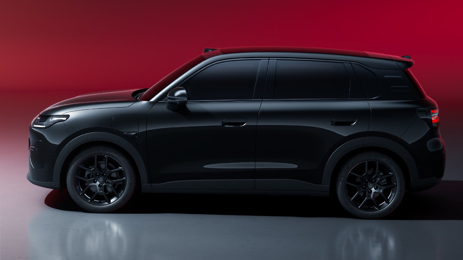 Leapmotor, Siyah-Kırmızı A10s Elektrikli SUV'u Tanıttı