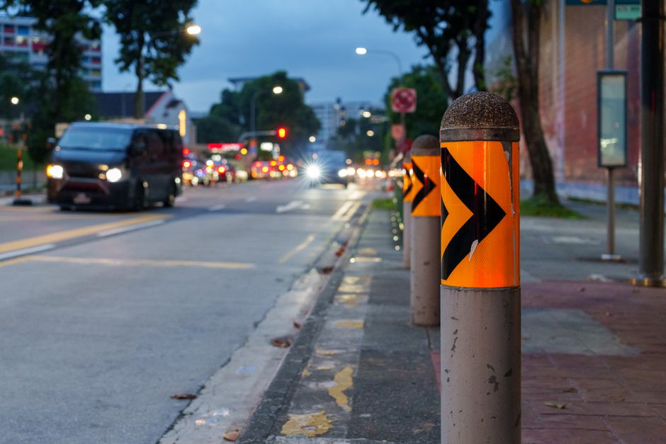 Tesla Robotaxi Smashes Through Bollards, Undermining Recent Safety Claims