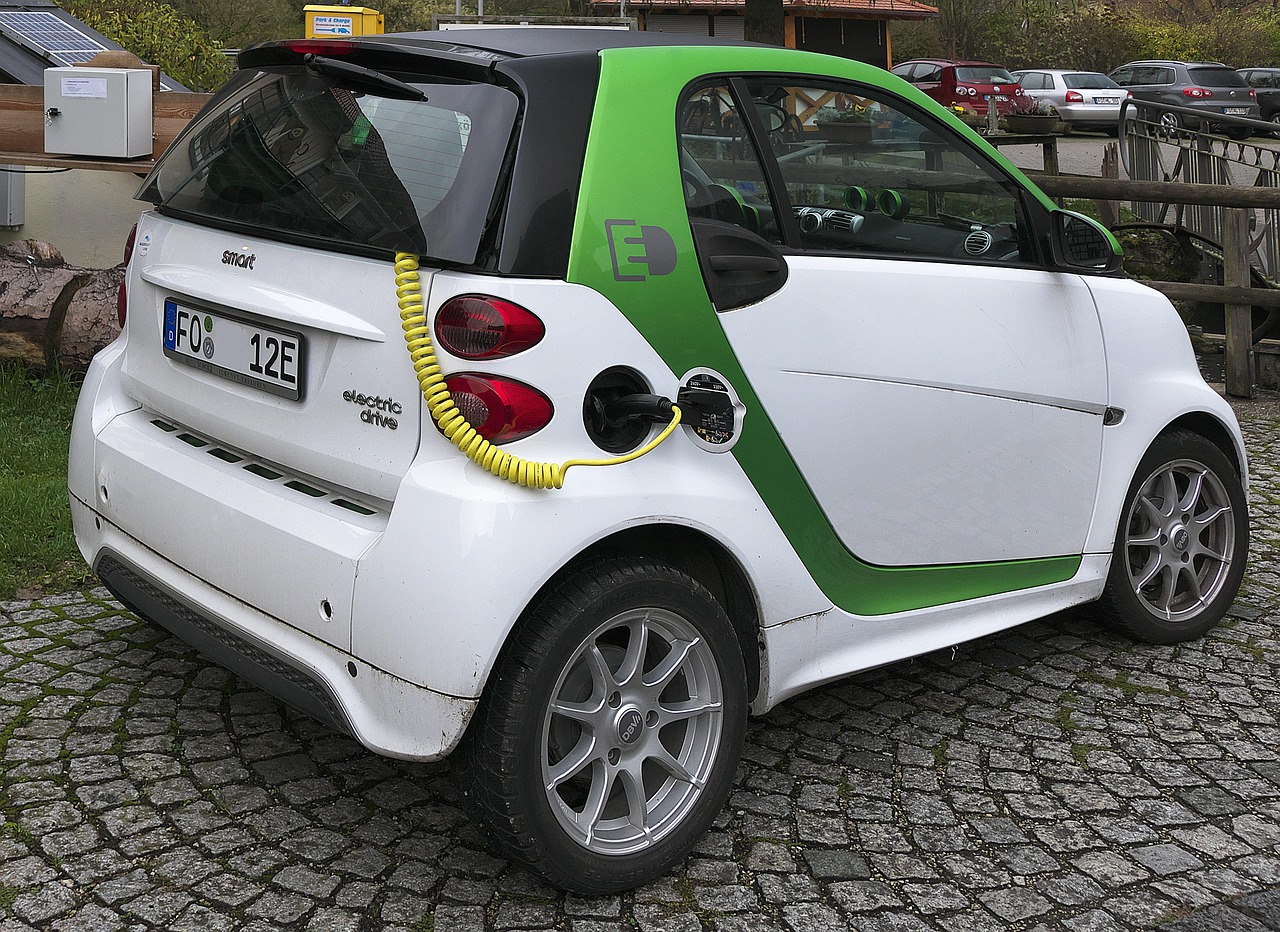 AVILOO-Studie zu Batterien gebrauchter E-Autos nimmt 20 beliebte Modelle unter die Lupe