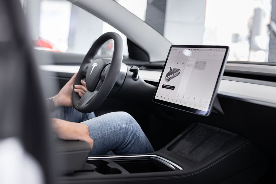 Musk Highlights Tesla FSD Clip of 98-Year-Old Driver Who Admits Not Watching the Road