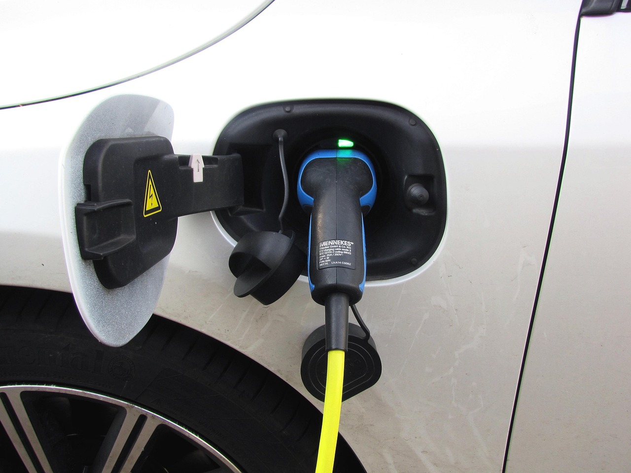 Volvos neue Plug-in-Hybride mit großer Reichweite nehmen Toyota RAV4 Prime ins Visier