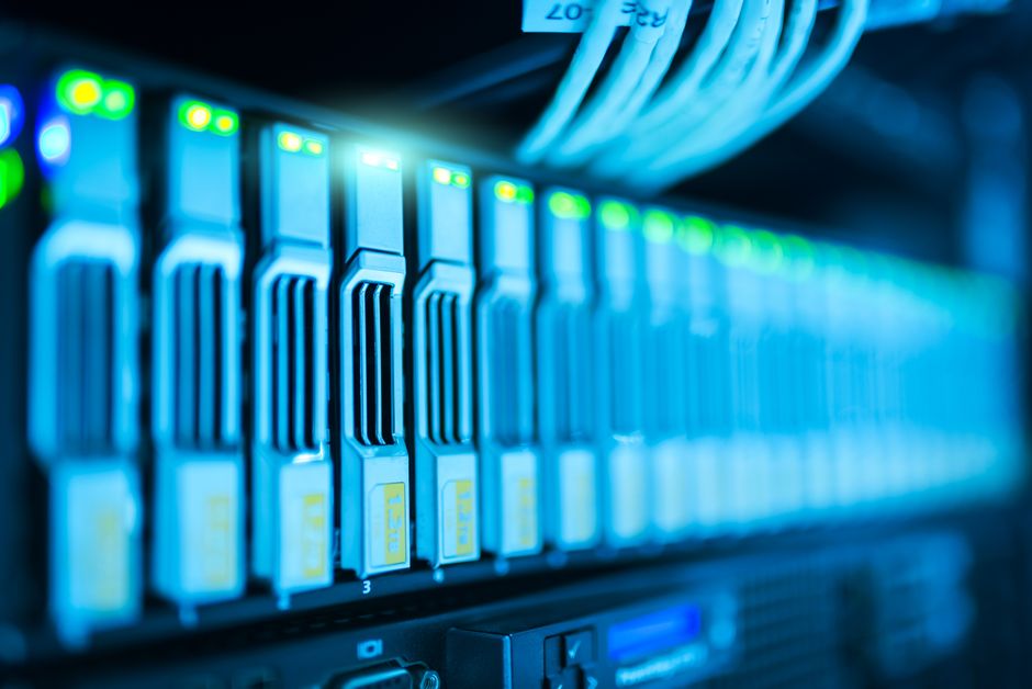 Üst Düzey Yapay Zeka Yöneticisinden İnternet Kaosu ve Ekonomik Çöküş Uyarısı