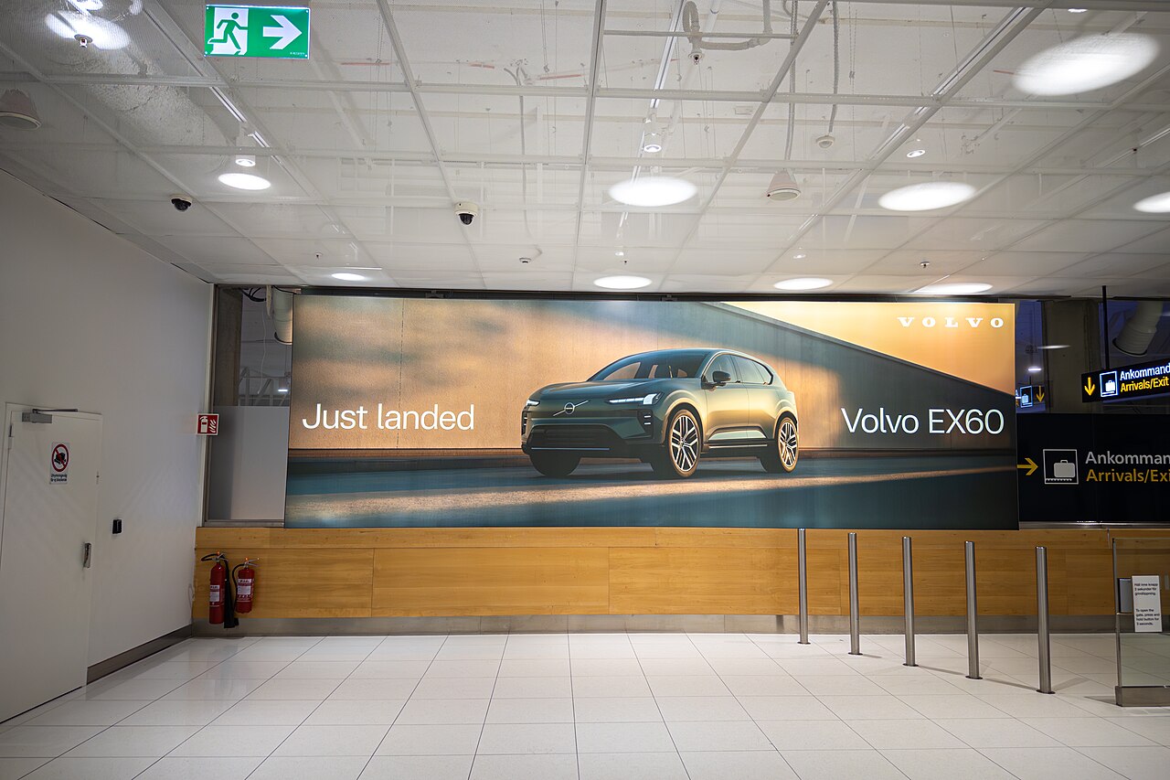 Volvo EX60 P10 AWD electric (2027)